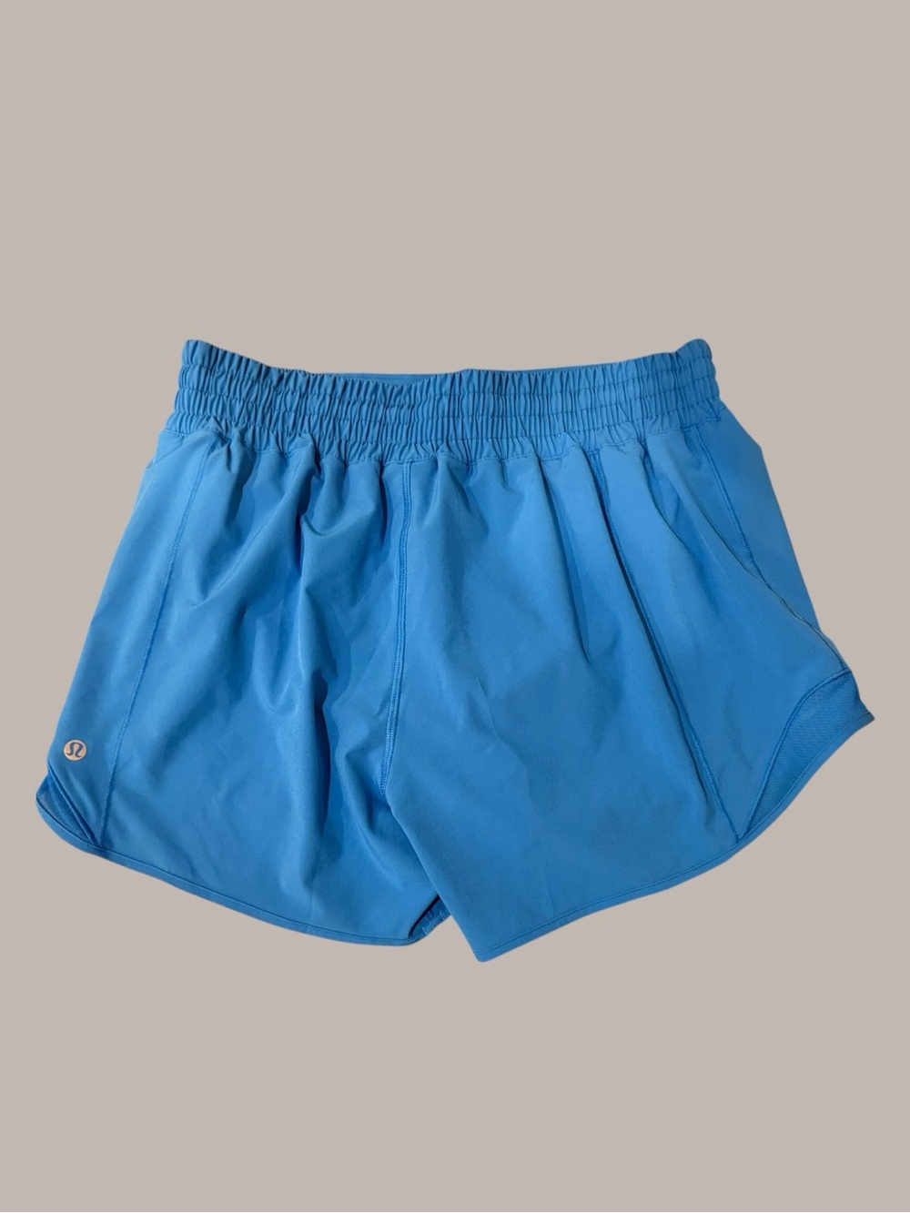 🏷️Lululemon Hotty Hot HR Short 4” Lined - Picture 2 of 5